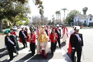 Đức Giám Mục Kevin Vann làm phép đường phố Santa Ana để bắt đầu Tuần Thánh 2022